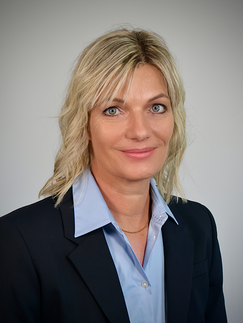 <p><strong>Sonja Weiler</strong><br /> Assistentin des Vorstands<br /> Mobil:&nbsp;+4915225292918<br /> Telefon:&nbsp;+49 2151 7295 41<br /> E-Mail:&nbsp;<a data-linkindex="7" data-ogsc="rgb(33, 61, 206)" href="mailto:s.weiler@ues-ag.net" target="_blank">s.weiler@ues-ag.net</a></p>


